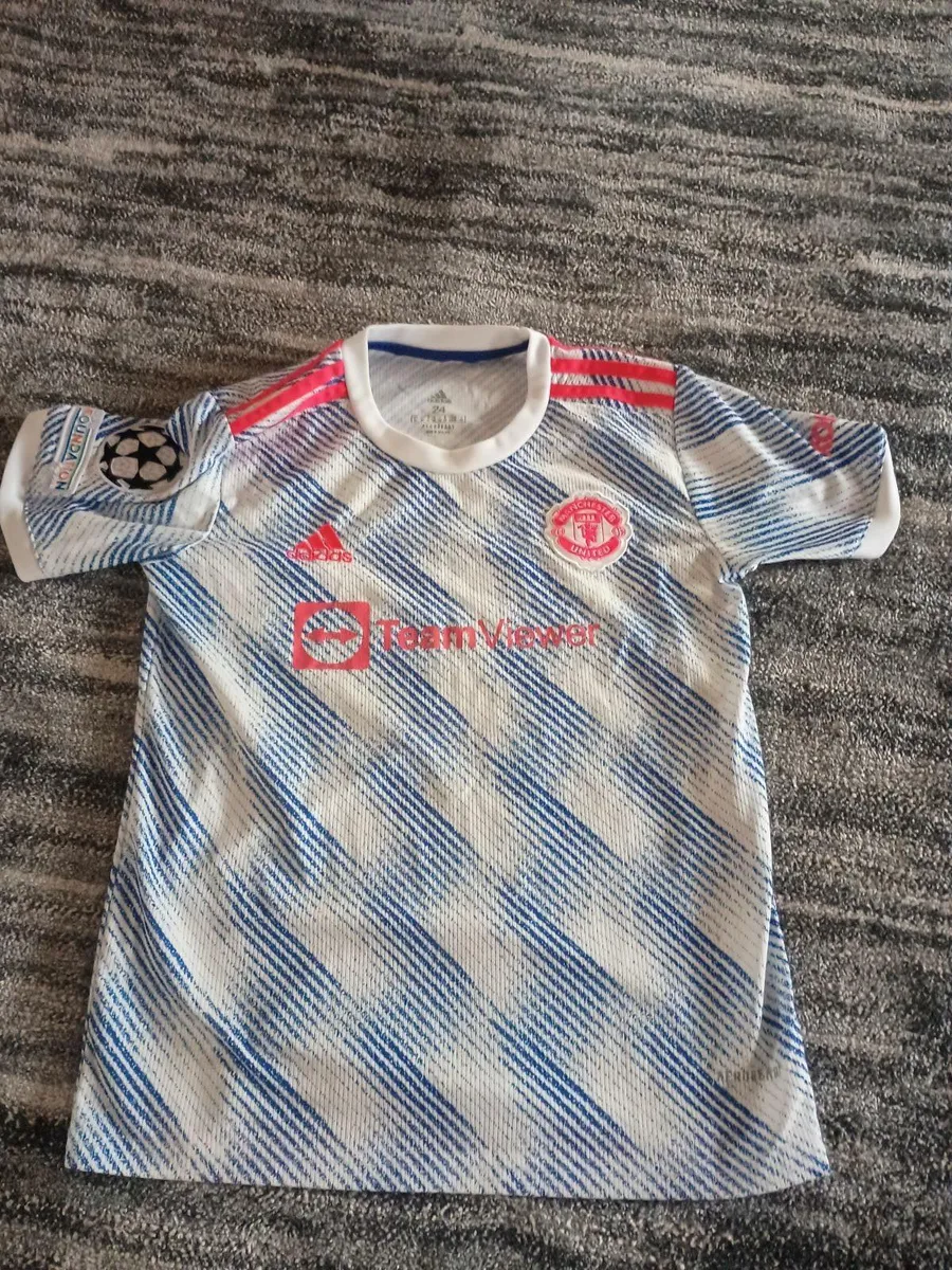 Manchester United football jersey - Image 1