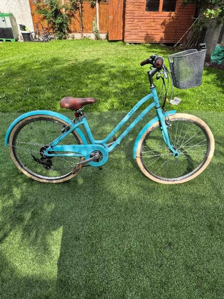 Girls Elop vintage bike. - Image 1