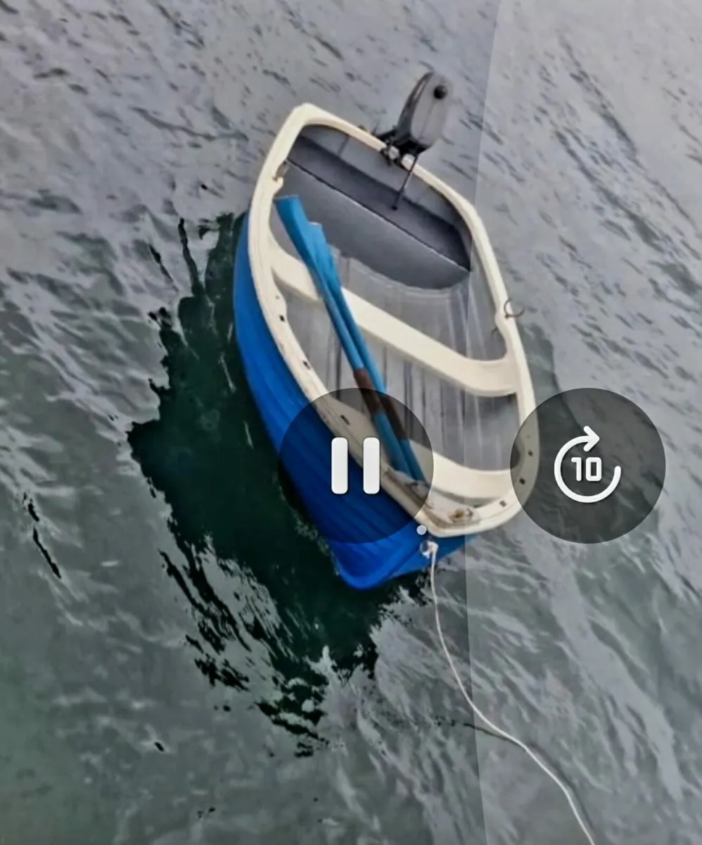Engine and punt - Image 1