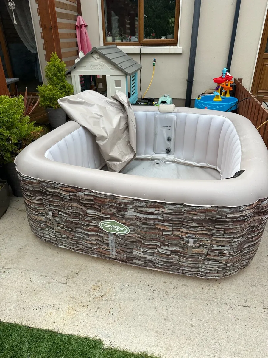 Cleverspa jacuzzi - Image 1