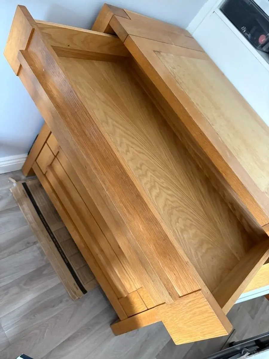 Oak (solid) chest of drawer from marks and Spencer - Image 3