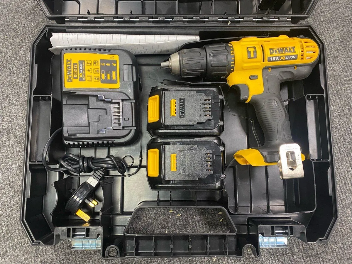Dewalt DCD 776 Drill + 2x 1.5AH + Charger - Image 1
