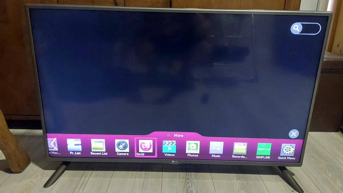 LG Smart TV 42 inch - Image 2
