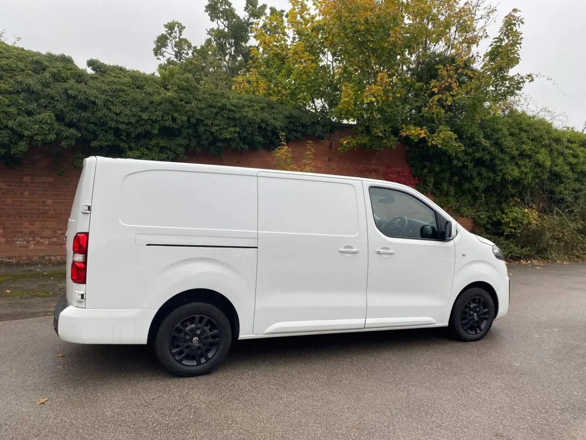 Vauxhall Vivaro 2.0 - Image 2