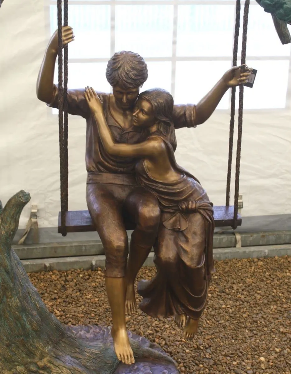 Bronze lovers on tree sculpture - Image 2