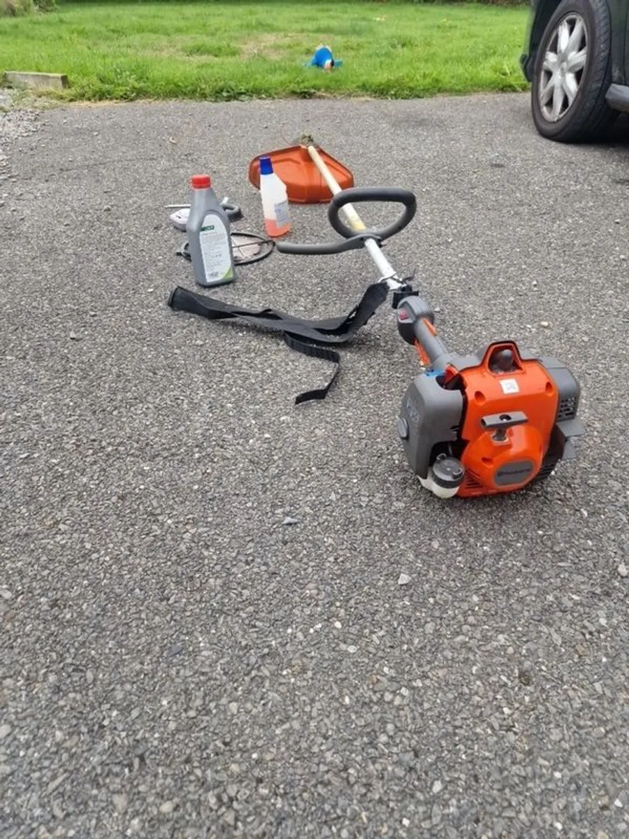 Husqvarna R129 strimmer brushcutter - Image 1