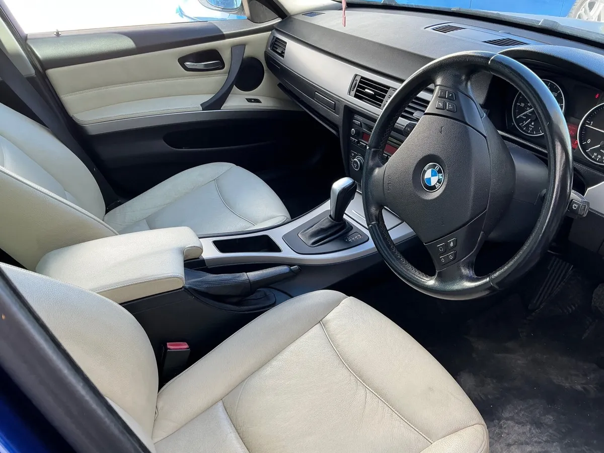 BMW 3-Series 2007 - Image 2