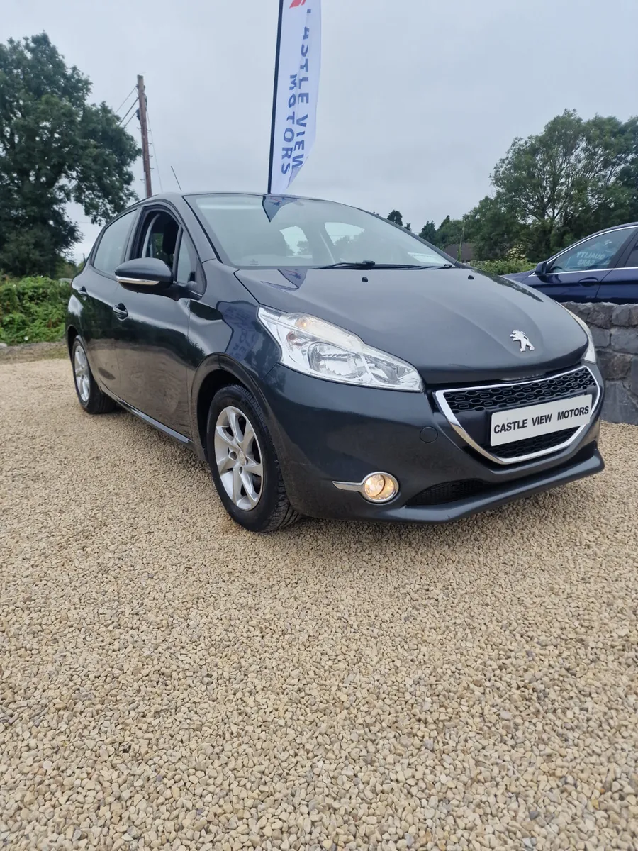 Peugeot 208 1.2 PETROL - Image 1