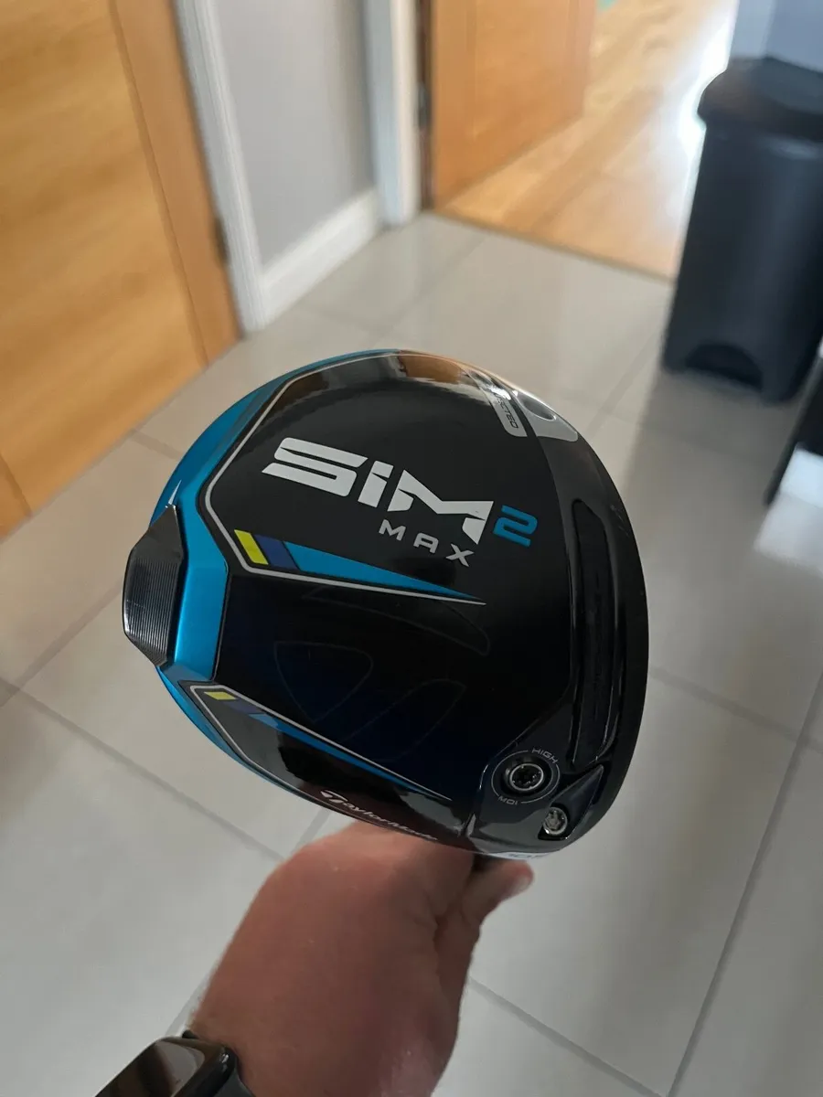 Taylormade Sim 2 Max driver 10.5 stiff shaft - Image 1