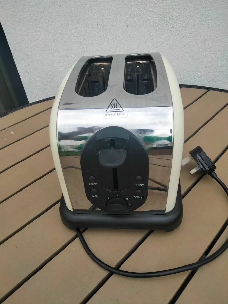 Two slices Toaster