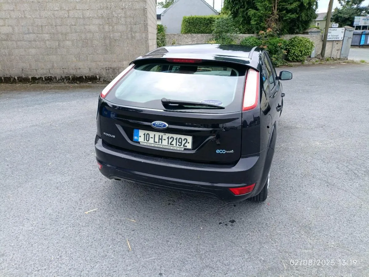 Ford Focus 2010 - Image 2