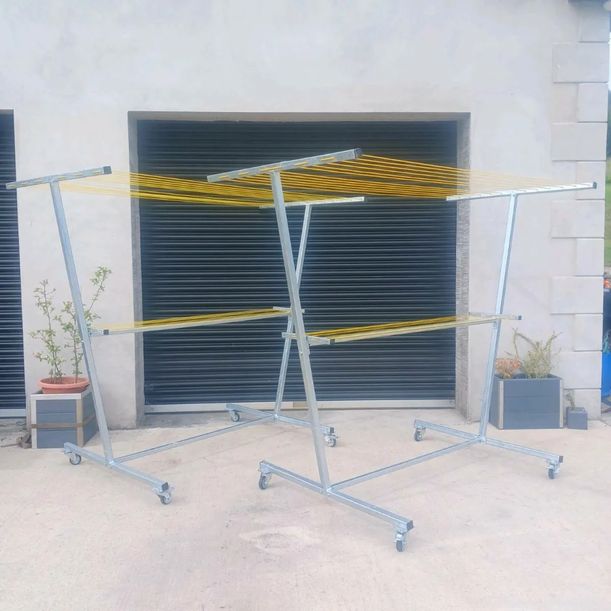 Clothes lines - Image 1