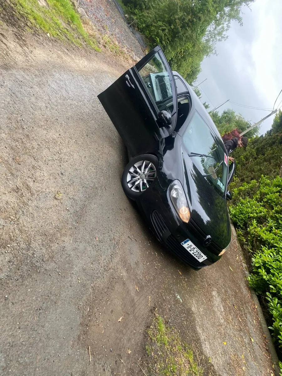 2011 Golf - Image 2