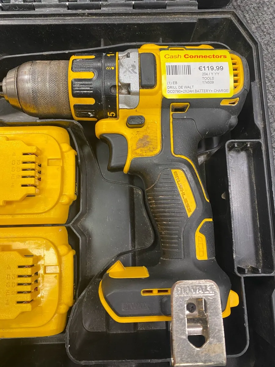 Dewalt DCD790 Drill + 2x 2AH + Charger - Image 2