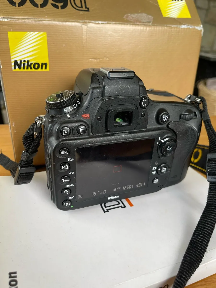 Nikon D600 professional camera +3 batteries and ch - Image 2