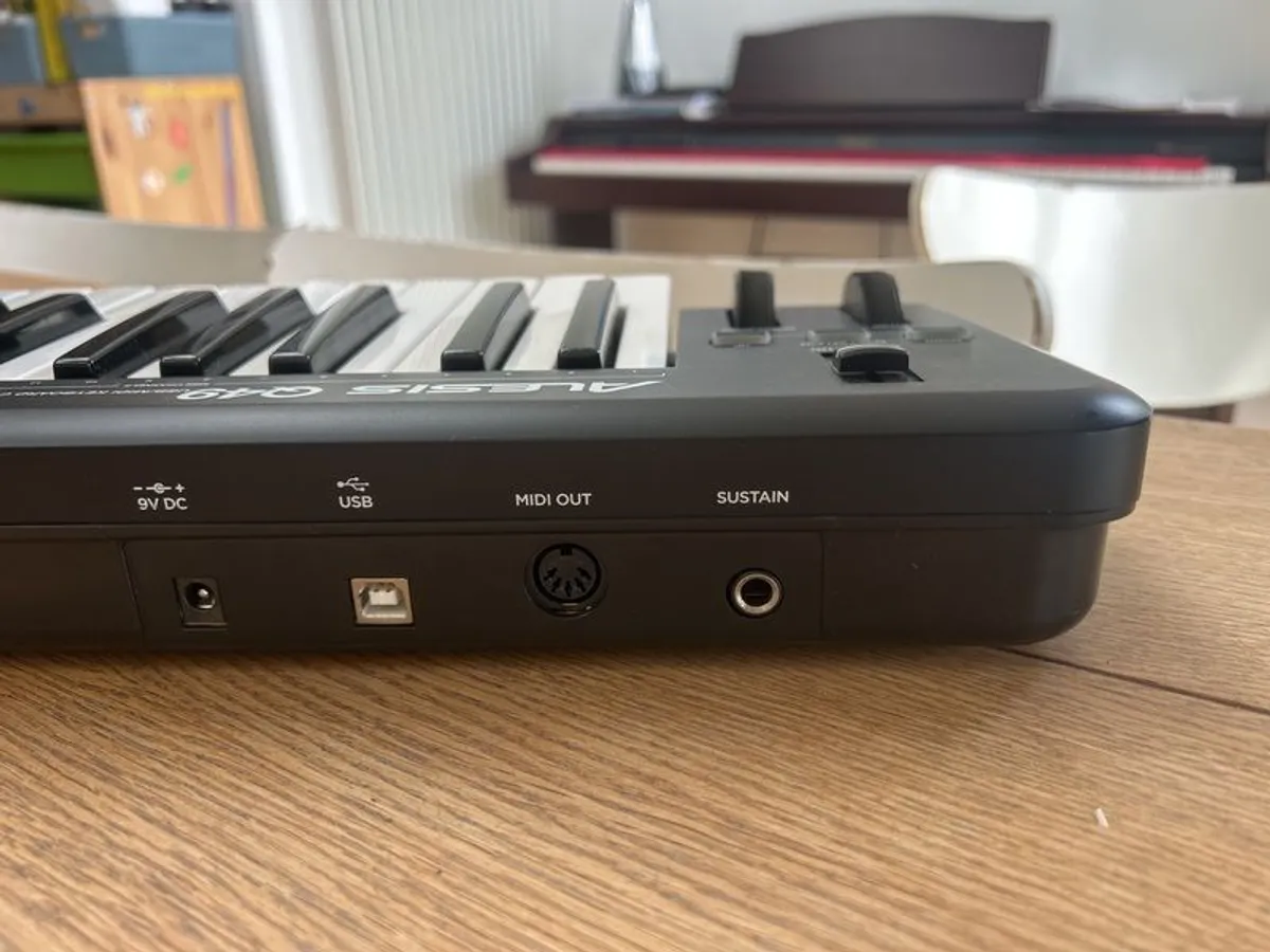 Alesis Q49 USB/Midi keyboard controller - Image 4