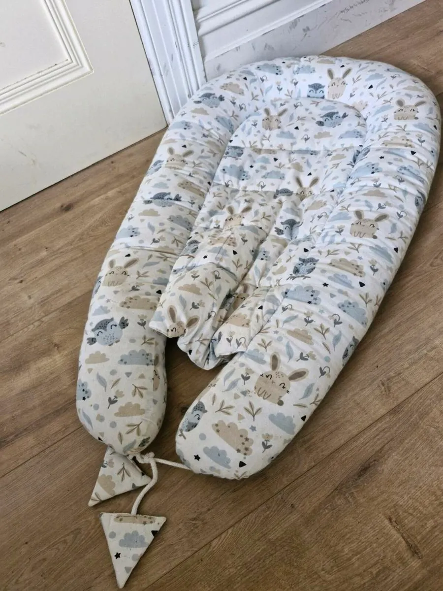 Baby crib/nest portable