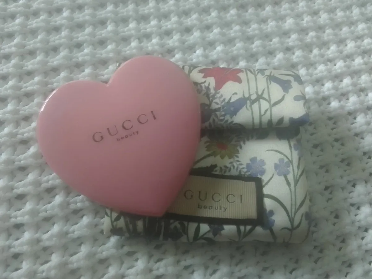 GUCCI  HEART  MAKEUP MIRROR WITH CASE NEW - Image 1