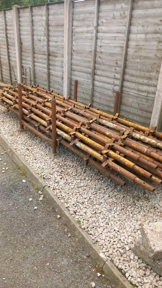 Kwikstage scaffolding - Image 1