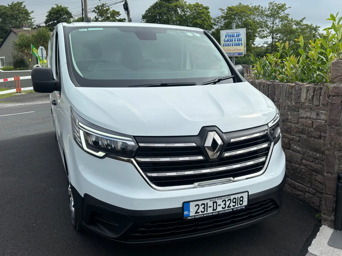 RENAULT TRAFIC 2.0 LWB Business plus only 45000kms - Image 2