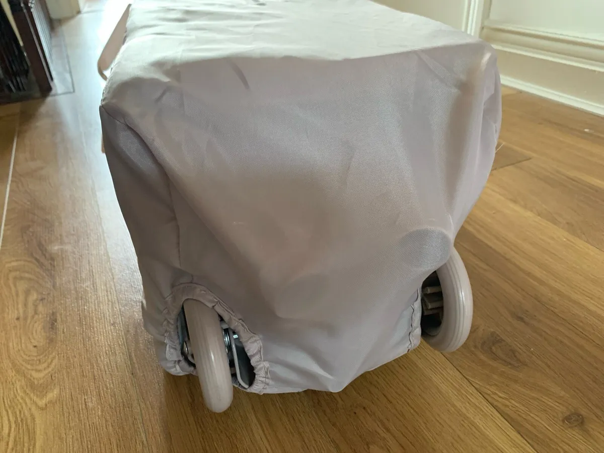 Travel Cot - Image 4
