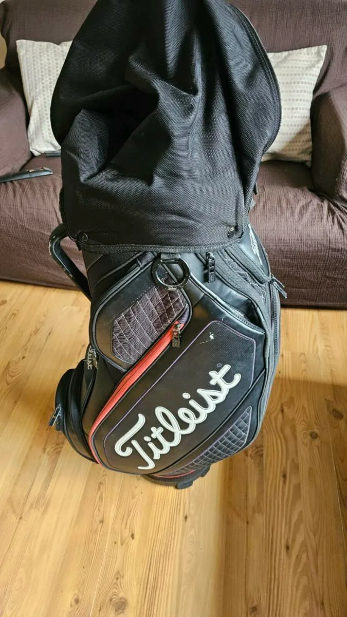 Titleist tour midsize bag - Image 1