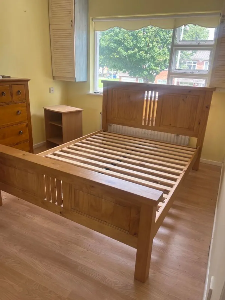 Solid wood bed frame - Image 1