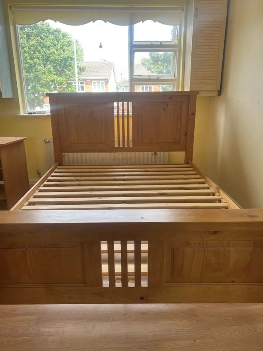 Solid wood bed frame - Image 2