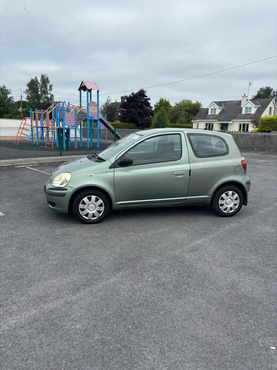 Toyota Yaris 2004 - Image 1