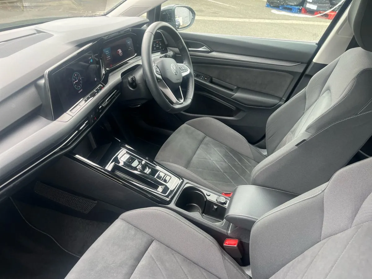 Volkswagen Golf Style 2.0 TDI 115HP DSG - Image 3