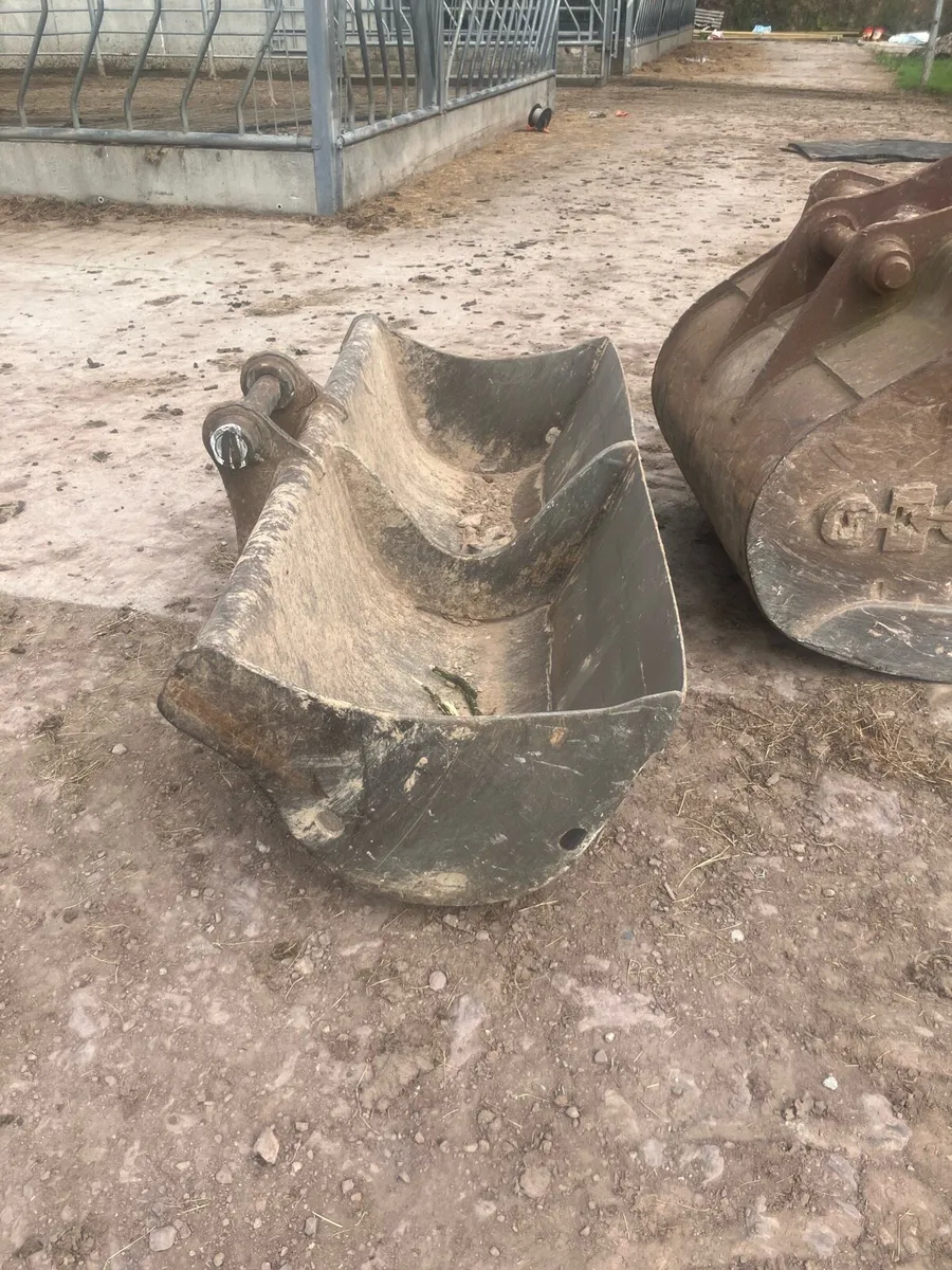 grading bucket - Image 1
