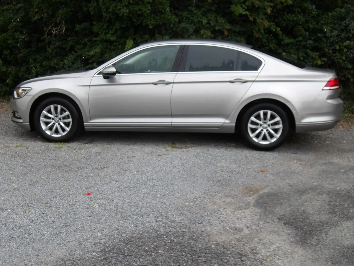 Volkswagen Passat 1.6 TDI 120HP Comfortline - Image 1