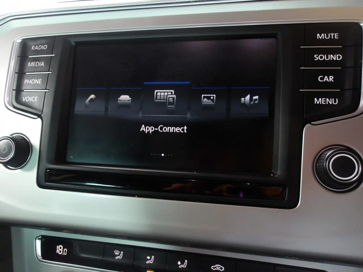 Volkswagen Passat 1.6 TDI 120HP Comfortline - Image 4
