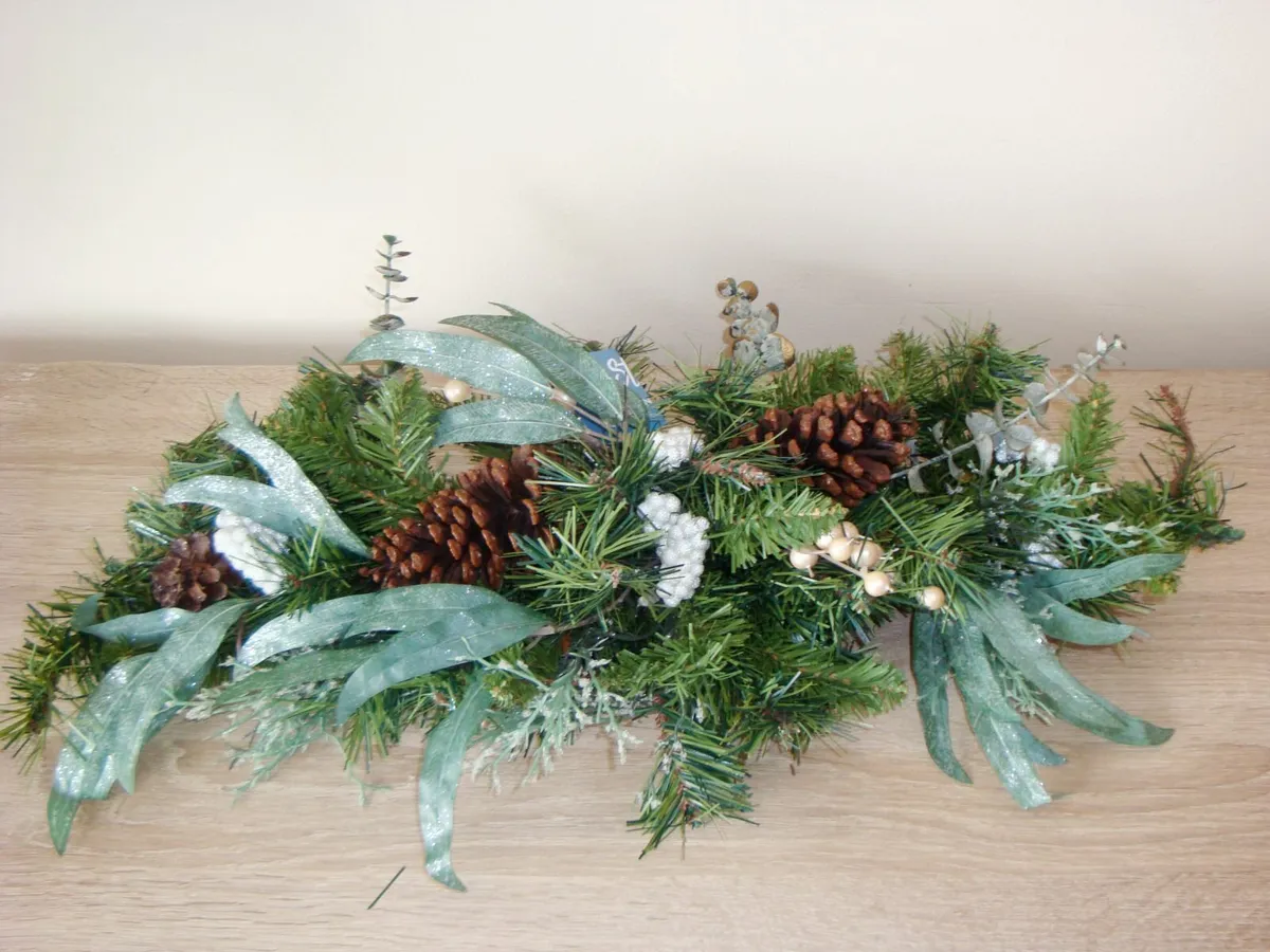 Christmas table flat surface decoration - Image 1