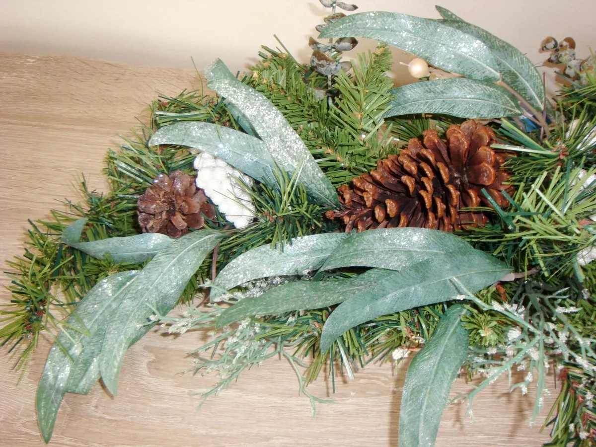 Christmas table flat surface decoration - Image 2