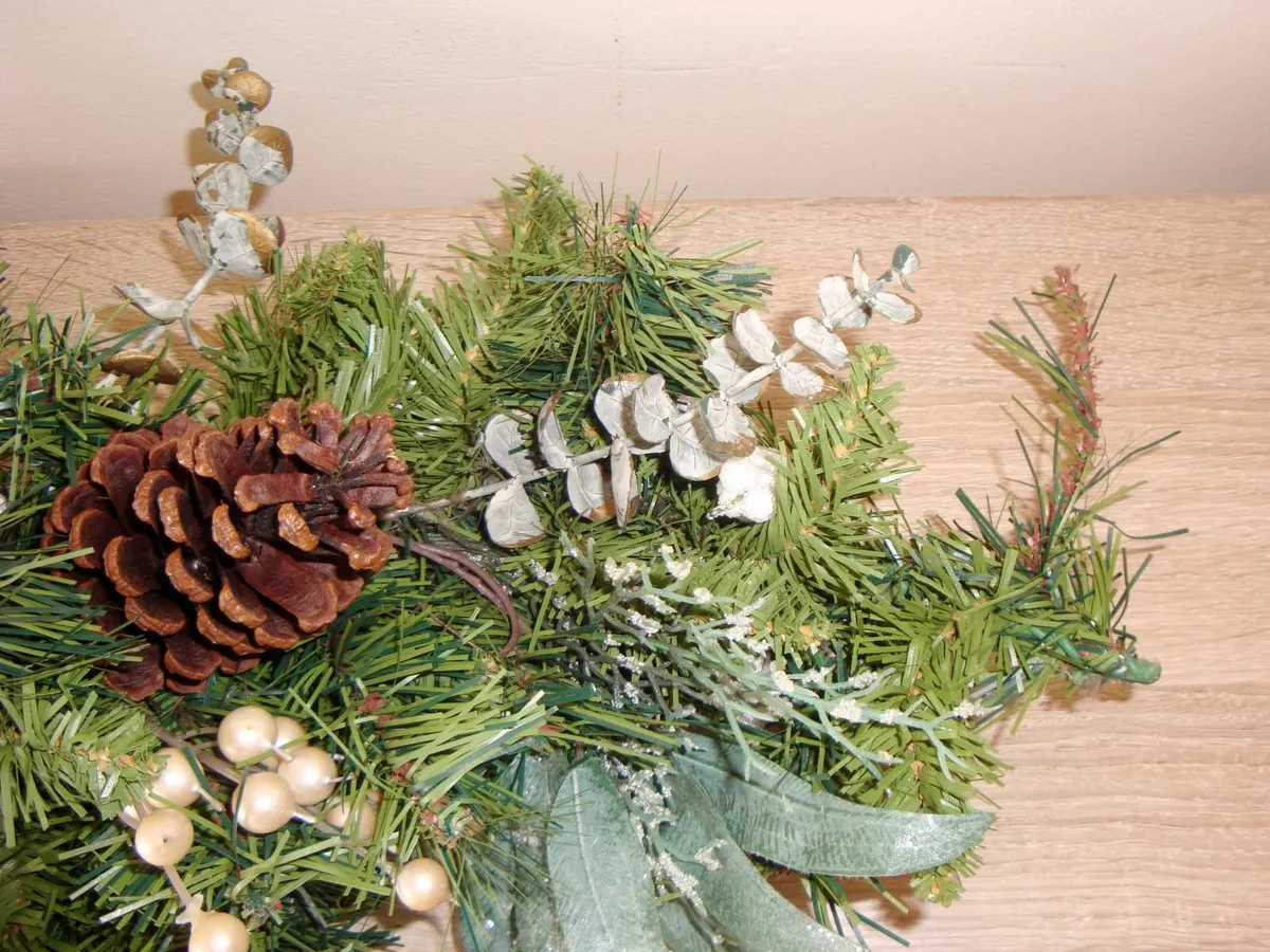 Christmas table flat surface decoration - Image 3