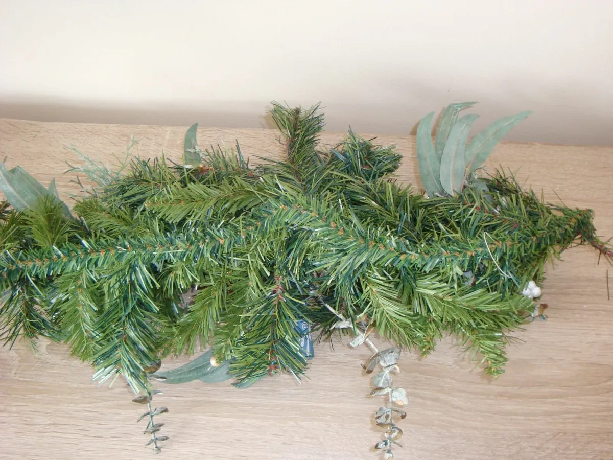 Christmas table flat surface decoration - Image 4