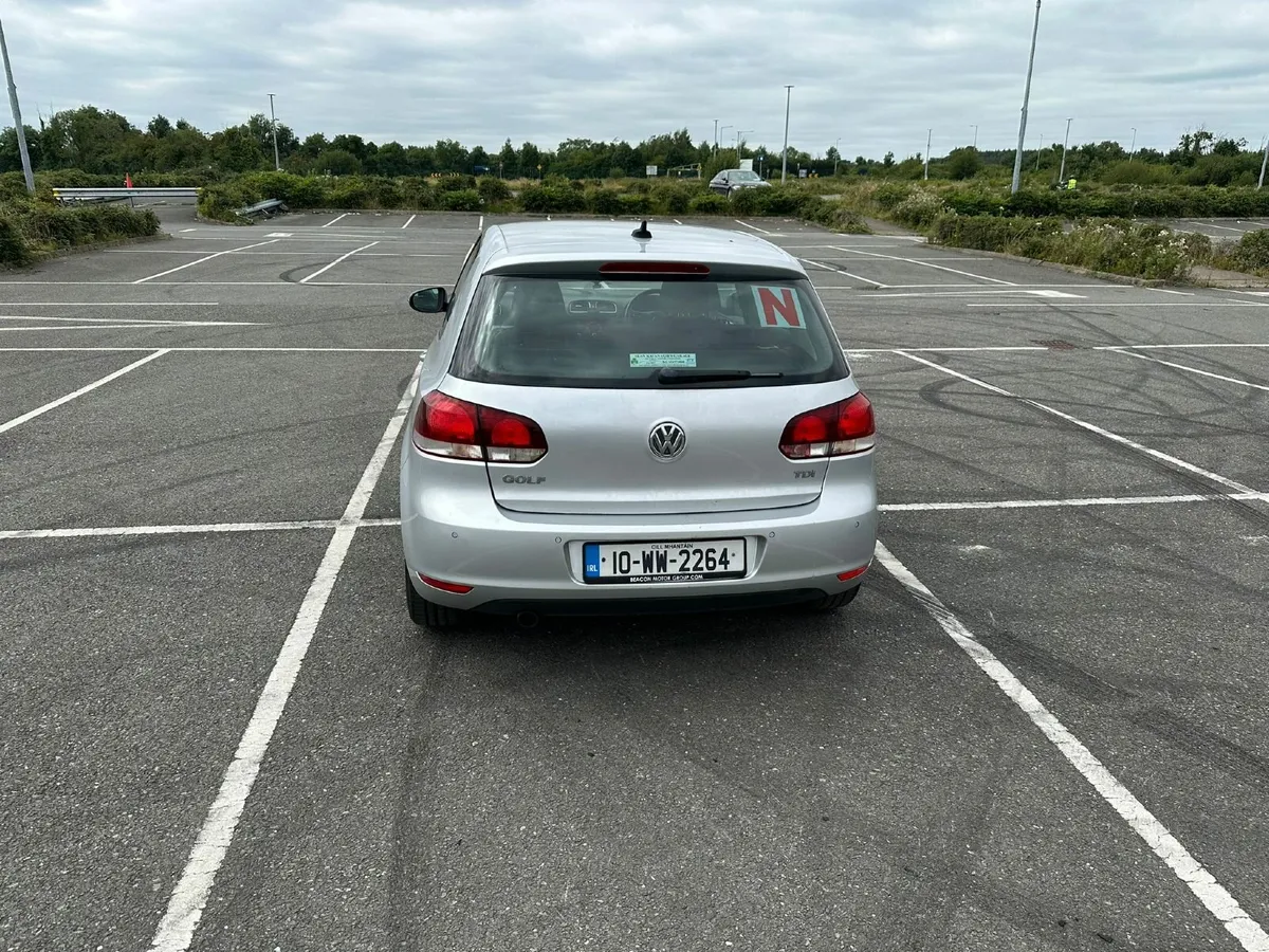 Volkswagen Golf 2010 - Image 4