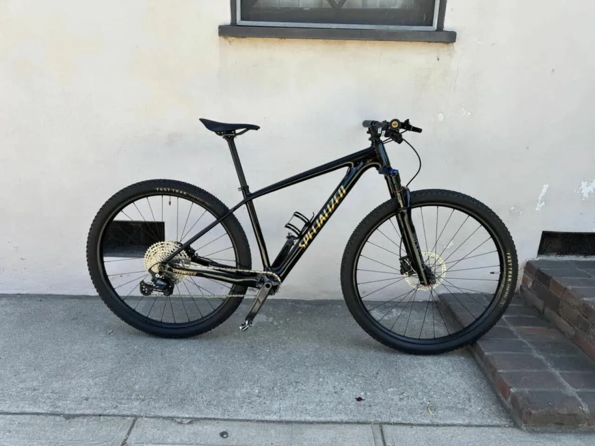 Specialized Epic Hard Tail Size M Carbon Bike - Image 1