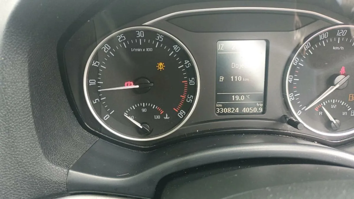 Car - Image 2