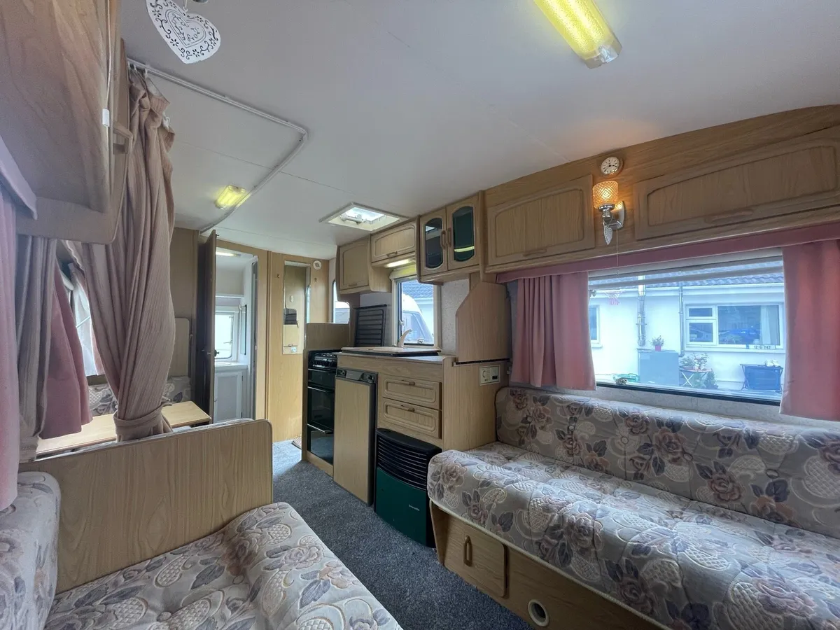 4 birth caravan - Image 4