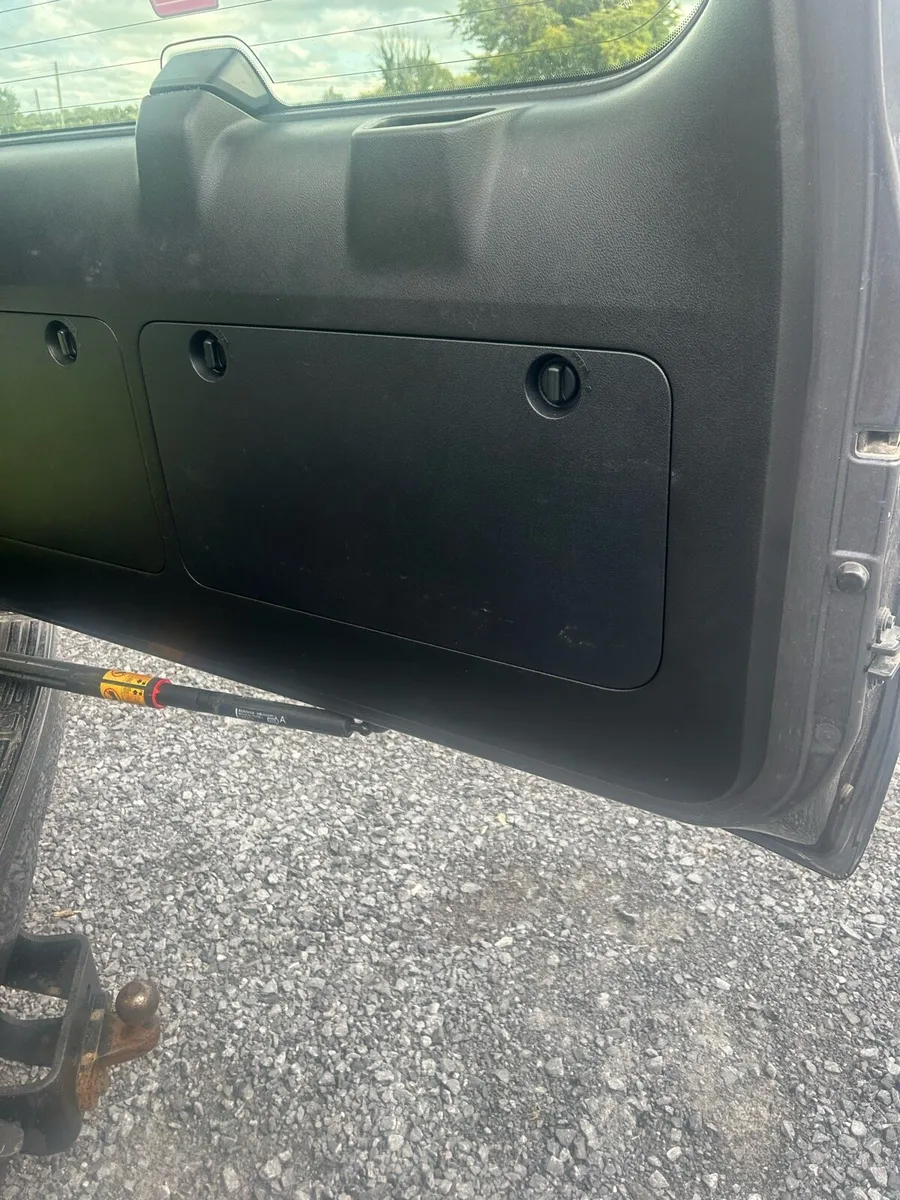Toyota Land Cruiser 212 - Image 2