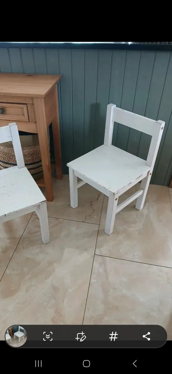 A pair of Children's wooden chairs - Image 1