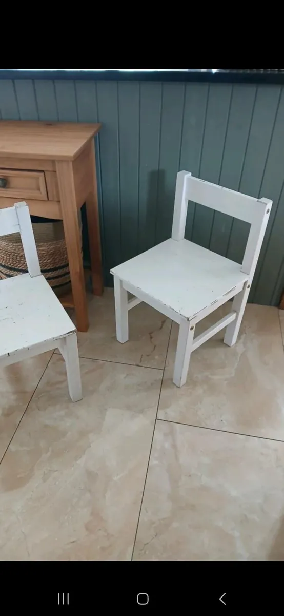 A pair of Children's wooden chairs - Image 2