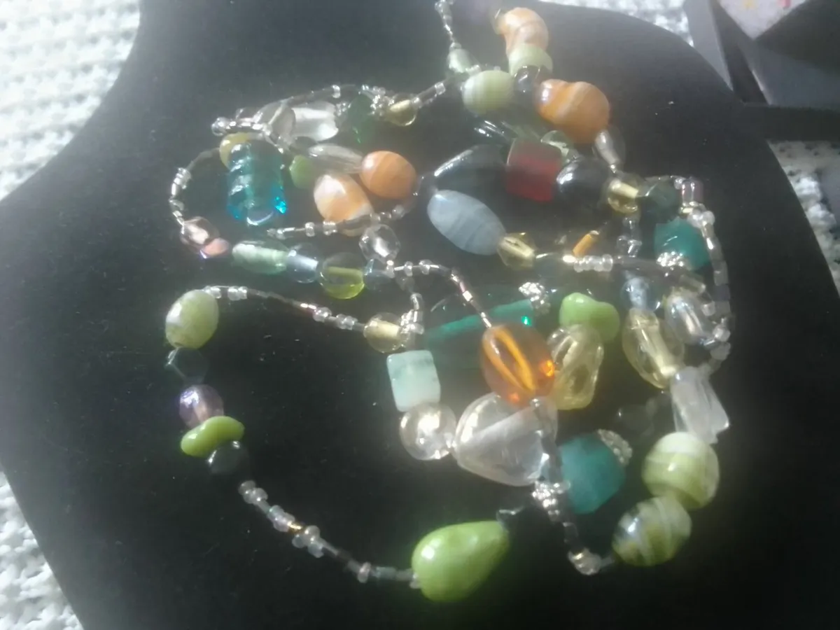 VINTAGE 70'S MULTICOLOURED GEMSTONES NECKLACE 40" - Image 1