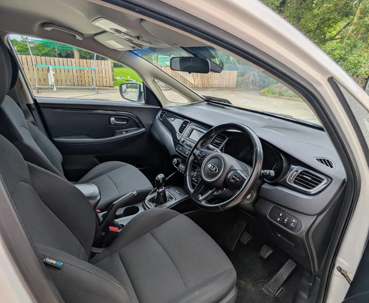 Kia Carens 2016 - Image 3