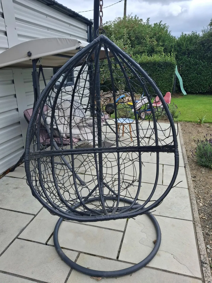 FREE Garden furniture - Image 2