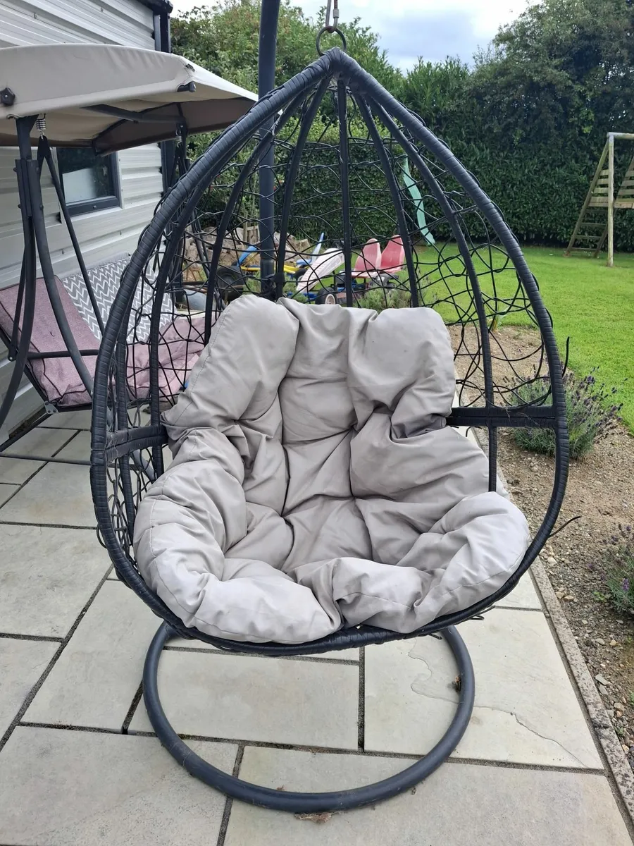 FREE Garden furniture - Image 1