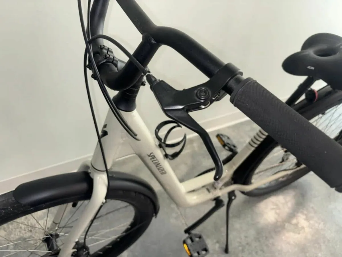 Specialized Roll 2.0 Low Entry - Medium - White Mo - Image 3