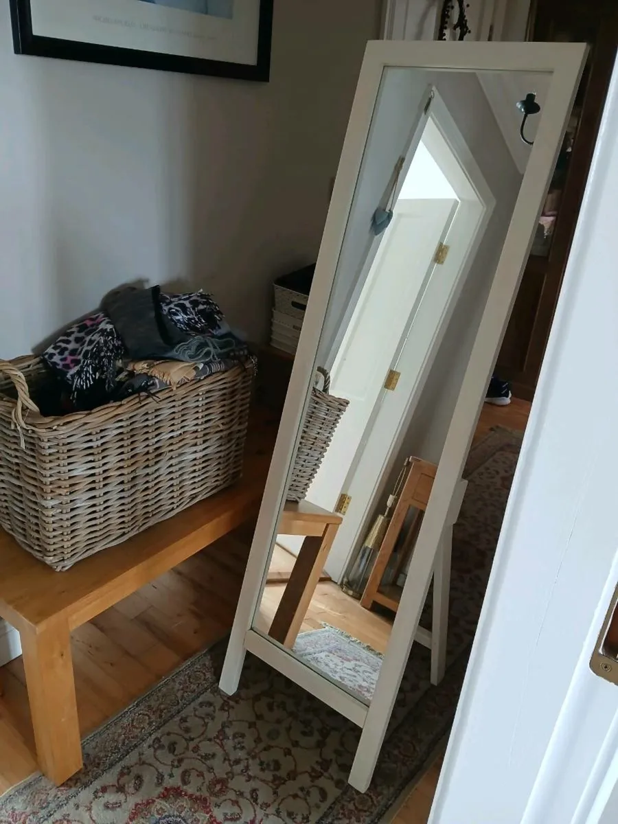 Tall free standing mirror - Image 2